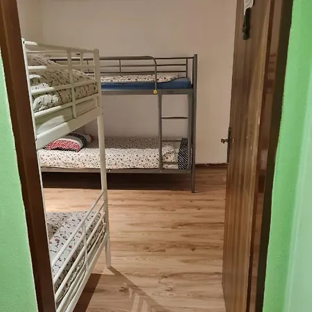 Bila Labot Hostel Prag